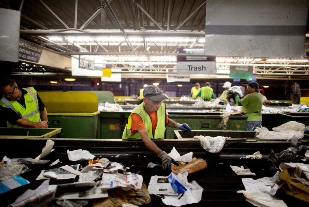 As demand for recyclables plummets abroad, Texas lawmakers back plan to boost market at home
